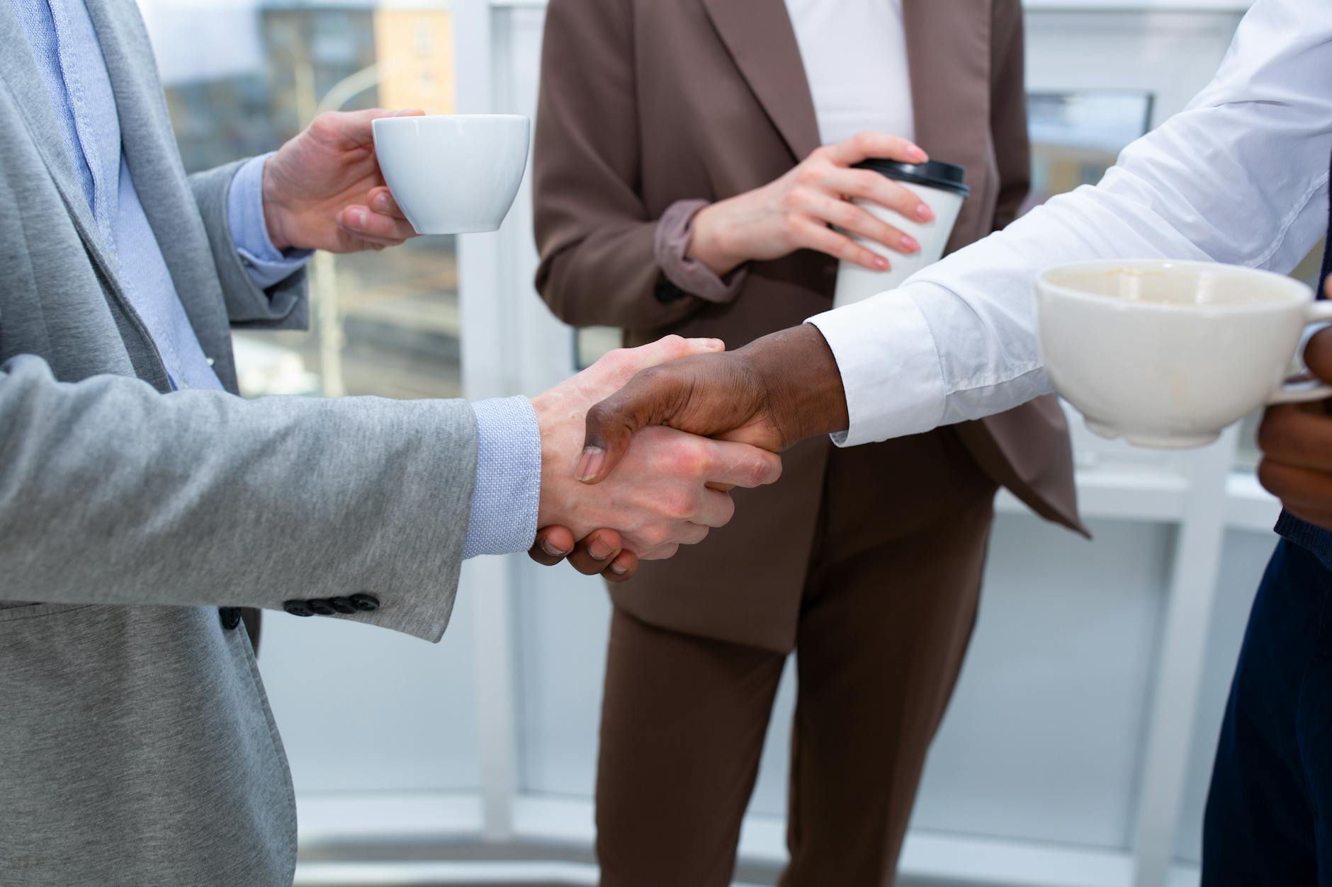Mastering the Art of In-Person Networking: 7 Essential Questions to Ask Before an Event