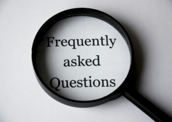 Mastering the Art of Performance Reviews: 7 Essential Questions to Ask for Guaranteed Next Steps