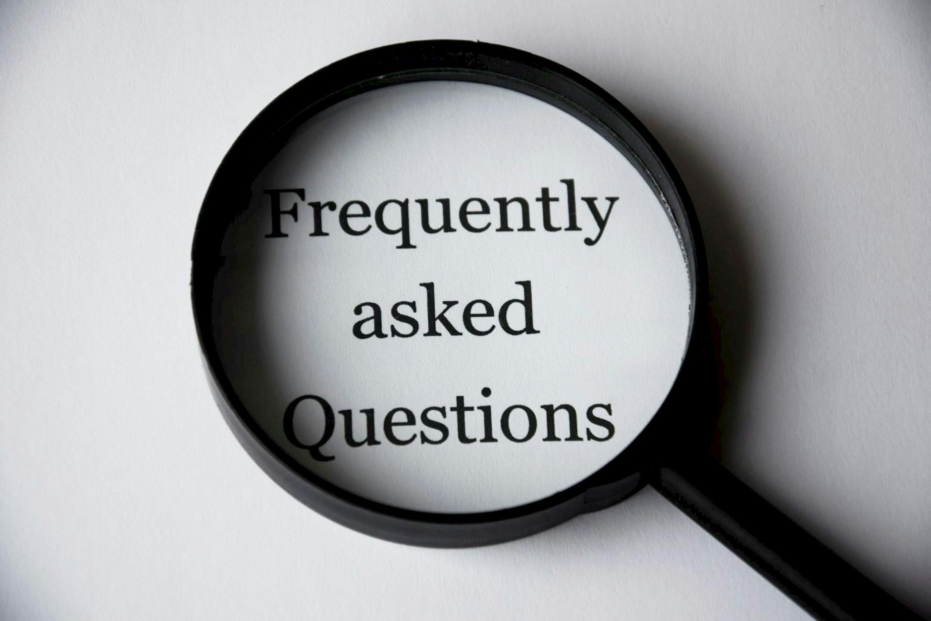 Mastering the Art of Performance Reviews: 7 Essential Questions to Ask for Guaranteed Next Steps