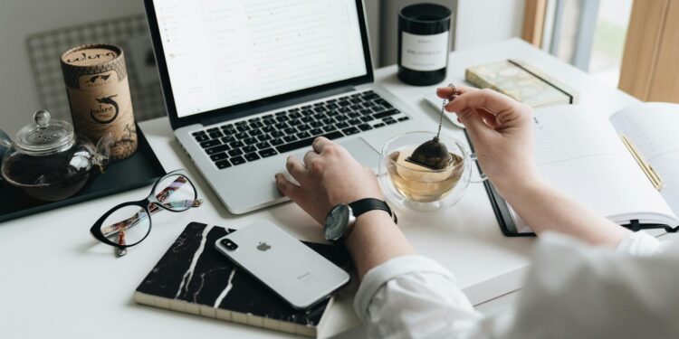 Maximizing Remote Work Productivity: 7 Essential Tools and Routines