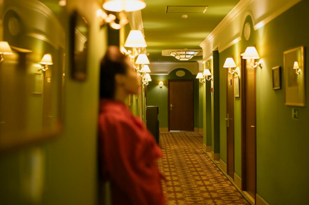 Nature‑Infused Workspaces: How Biophilic Design Is Redefining Staff Capital in Luxury Hotels