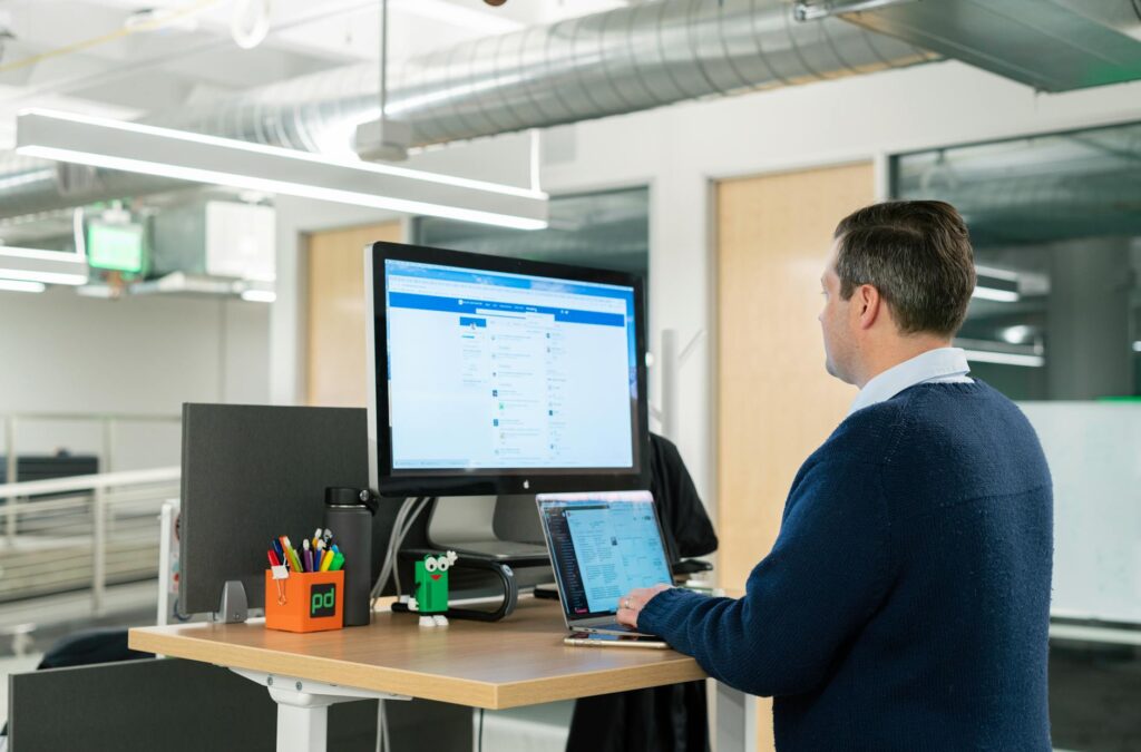 Optimizing Your LinkedIn Profile for Inbound Recruiting Messages: 10 Evidence-Based Strategies