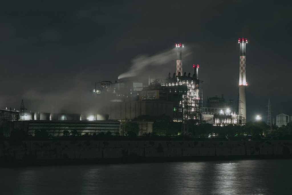 Reskilling the Post‑Industrial Workforce: Structural Imperatives for Economic Mobility