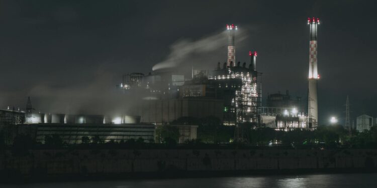 Reskilling the Post‑Industrial Workforce: Structural Imperatives for Economic Mobility