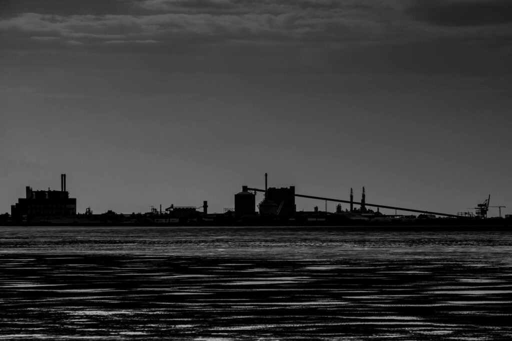 Reskilling the Post‑Industrial Workforce: Structural Imperatives for Economic Mobility