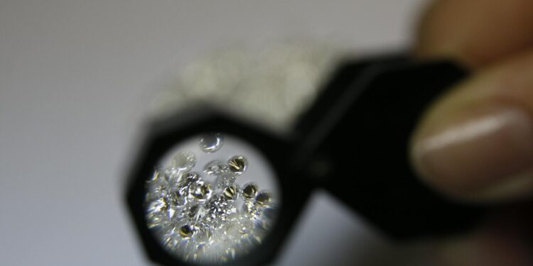 Sustainable Brilliance: How Luxury Jewelers Are Redefining Craftsmanship Under Climate Pressure