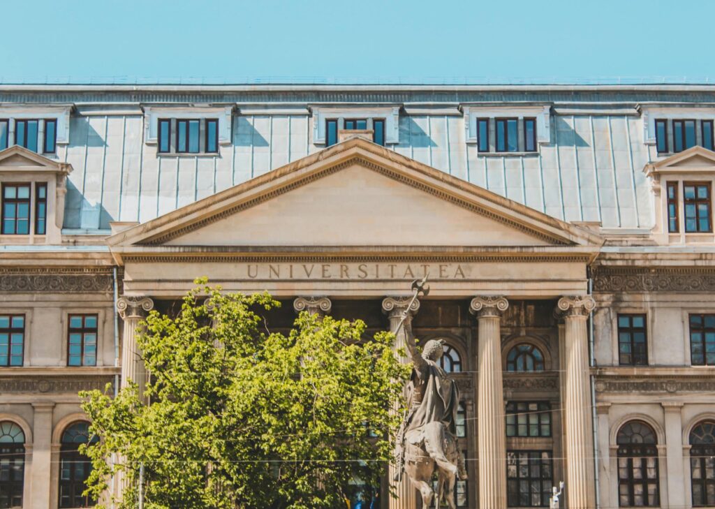 Tech Startups Leverage Alumni Networks for Funding