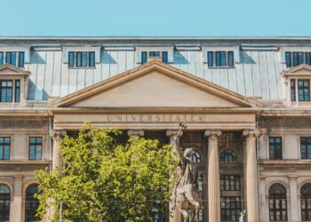 Tech Startups Leverage Alumni Networks for Funding