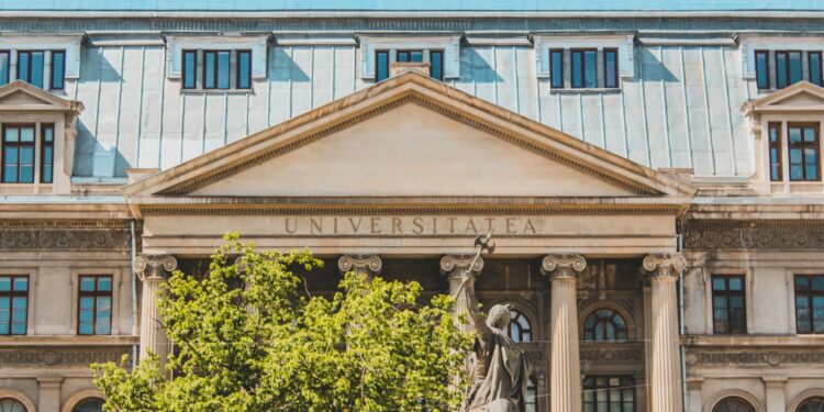 Tech Startups Leverage Alumni Networks for Funding