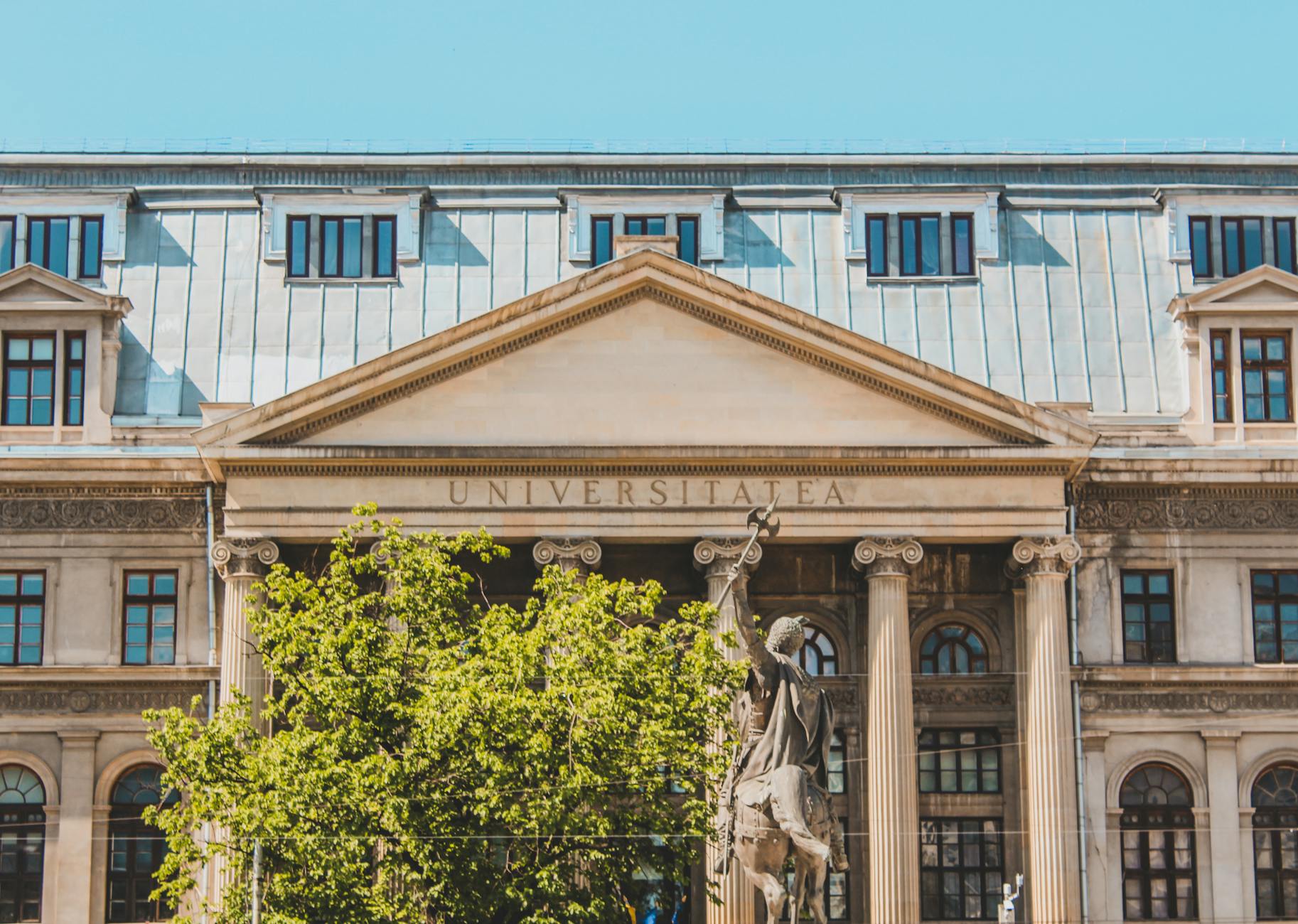 Tech Startups Leverage Alumni Networks for Funding
