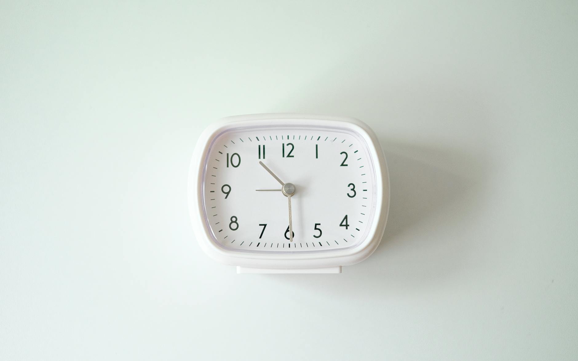 The Eight‑Hour Illusion: How Cross‑Cultural Burnout Undermines Productivity and Career Capital