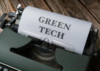 The Paradox of Public‑Private Partnerships in Emerging‑Tech Governance: Structural Risks, Asymmetric Rewards, and the Capital‑Career Nexus