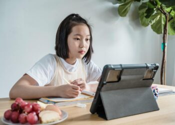 When Autonomy Becomes the Bottleneck: Structural Risks of Self‑Directed Learning in the Online Era
