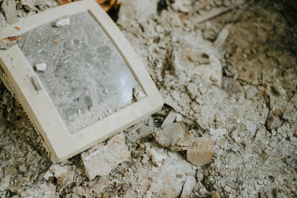 When E‑Waste Meets Career Capital: How Digital Legacy Shapes Mobility and Leadership