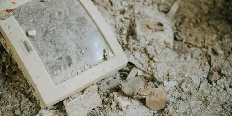 When E‑Waste Meets Career Capital: How Digital Legacy Shapes Mobility and Leadership