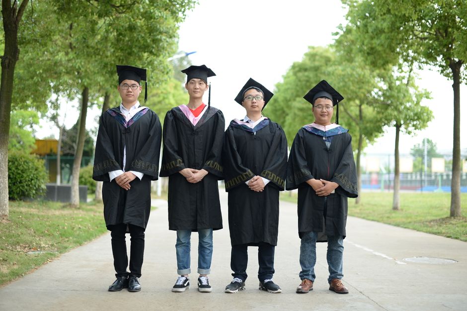Why Recent Graduates Are Moving Back Home Amid Job Market Struggles
