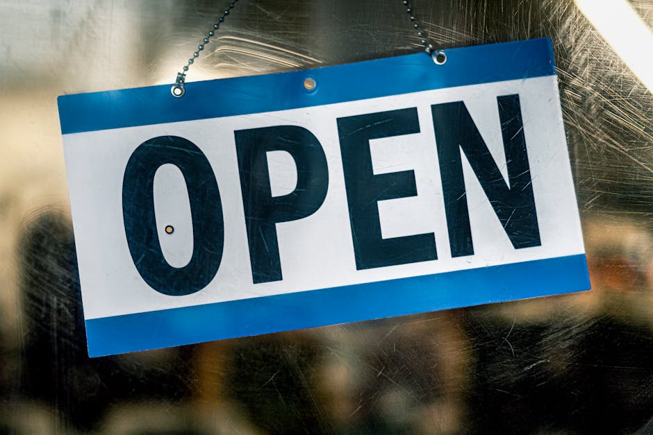 US Job Openings Surge, Layoffs Decline: Recruitment Shift
