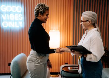 5 Ways to Leverage a ‘Reverse Mentorship’ Relationship for Career Advancement