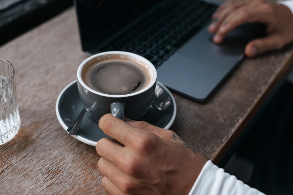 7 Strategies for Crafting a Reverse Commute Resume to Highlight Remote Work Benefits