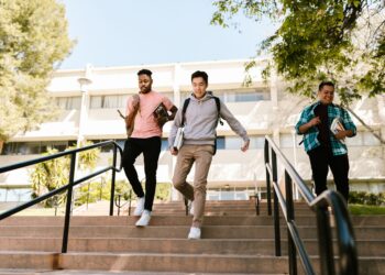 7 Strategies for Thriving in Your First Year on Campus: Introducing the First Year Foundations Framework