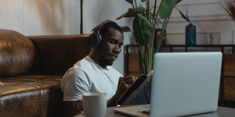 7 Strategies to Craft a Personalized Learning Plan for Industry 4.0 Upskilling