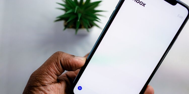 7 Strategies to Master Your Email Inbox in a Fast-Paced Corporate Environment