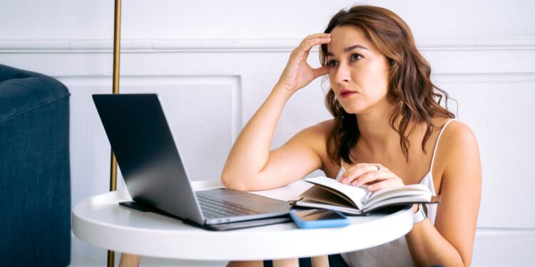 7 Ways Intentional Time Block Scheduling Mitigates Burnout in Remote Teams