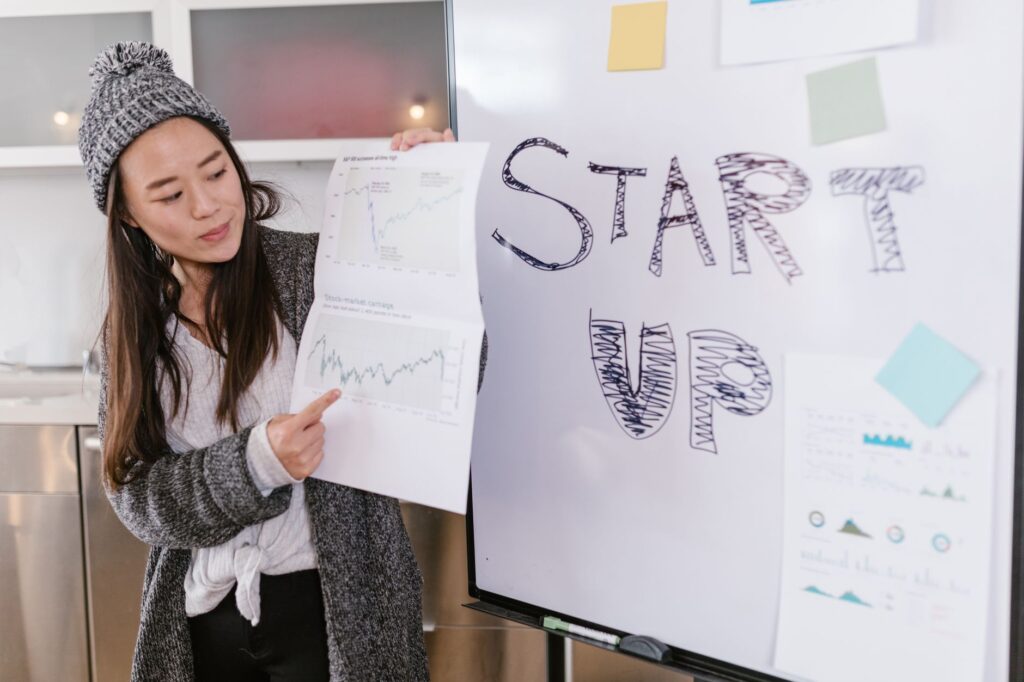 7 Ways to Craft a 30-Second Elevator Pitch That Gets You Noticed