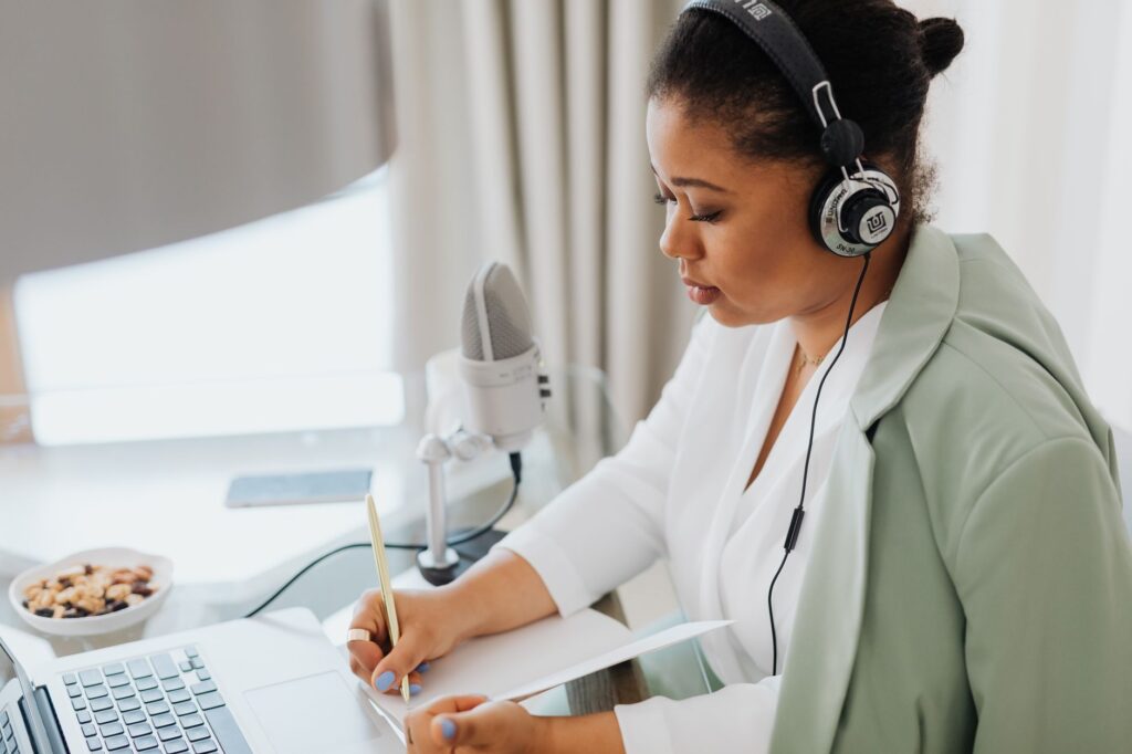 7 Ways to Launch a Career-Centric Podcast from Scratch