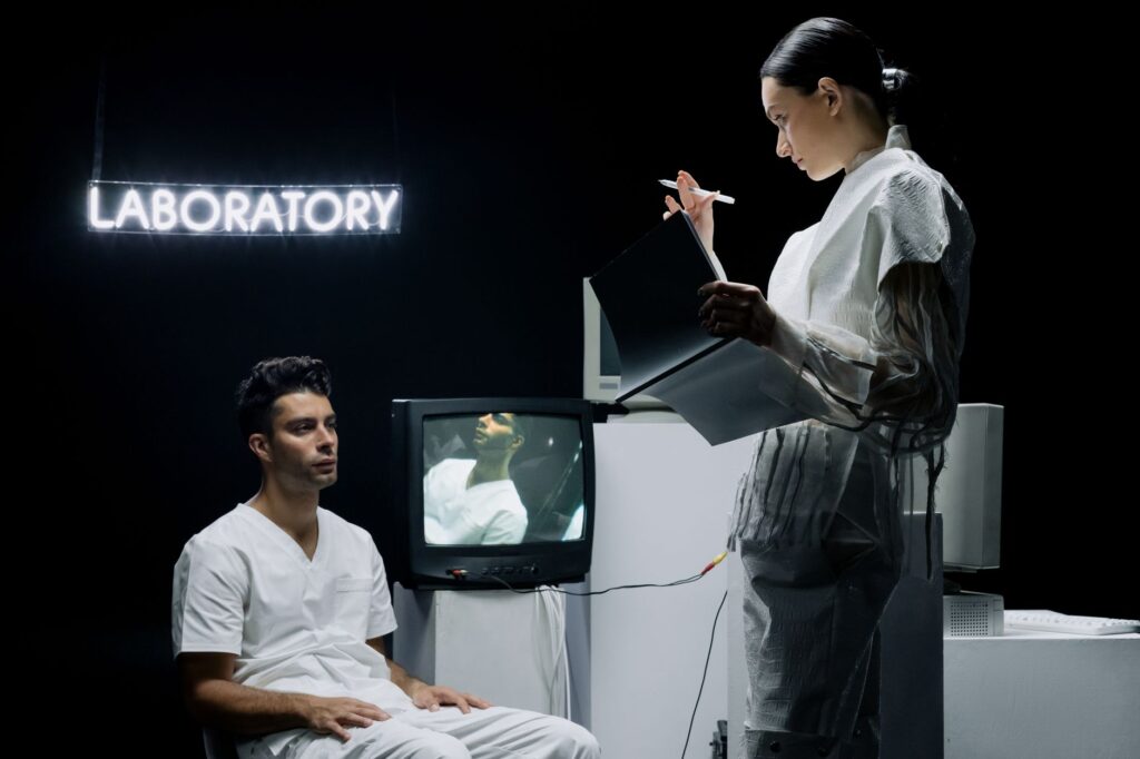 AI Adoption Reduces Entry‑Level Roles, Employers Prioritize Human Skills