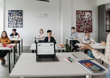 AI-Powered Learning Tools Gain Broad Adoption Across Global Classrooms
