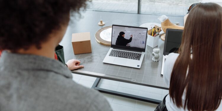 AI‑Powered Virtual Employees Set to Operate Corporate Networks by 2026