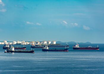China Accelerates Construction of Strategic Oil Reserve Sites and Begins Drawing on Stockpiles