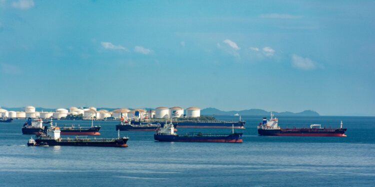 China Accelerates Construction of Strategic Oil Reserve Sites and Begins Drawing on Stockpiles