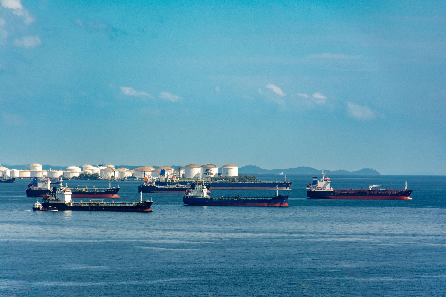 China Boosts Oil Reserves Amid Global Uncertainty