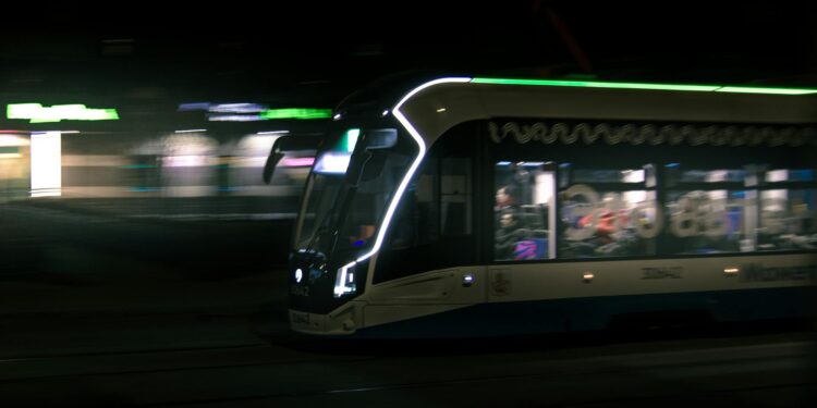 Commuting time reshapes career capital and wellbeing