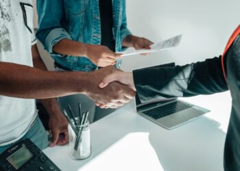 Five patterns reshaping trust and bias in human‑AI collaboration
