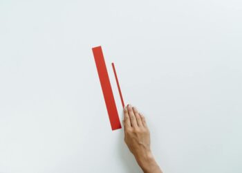 Four forces shaping salary‑hourly wage disparities in 2026