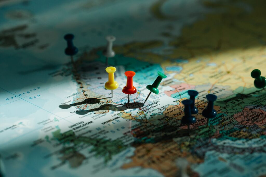 Global supply chain diversification strengthens job market resilience