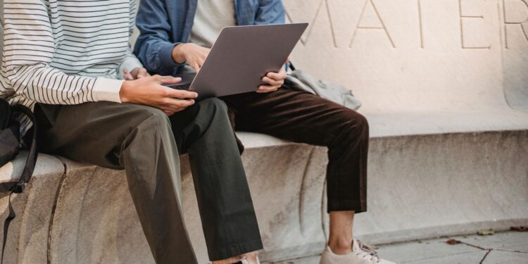 Global universities confront widening digital divide