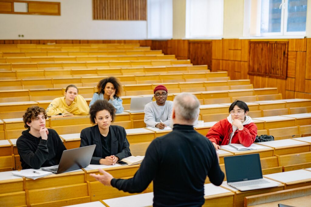 Hybrid learning reshapes university capital and mobility