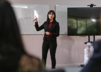 Micro‑Credentials Reshape Career Capital and Institutional Power