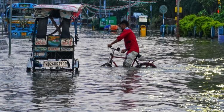 Mumbai Monsoon Floods Halt Schools and Colleges on August 19, 2025