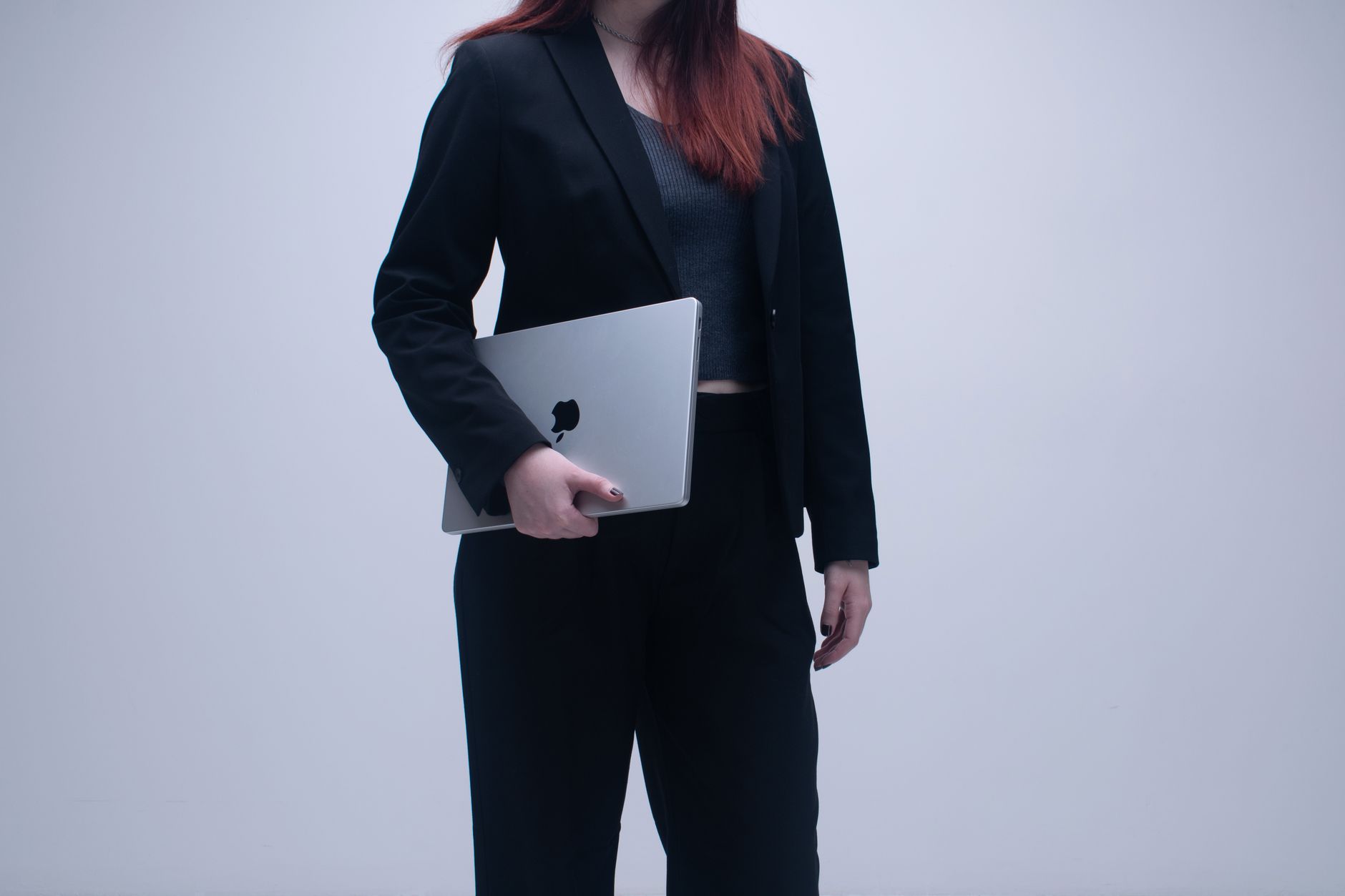 Resilience Drives Mid‑Career Growth Amid Structural Upheaval