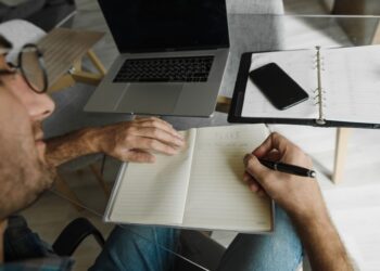 Stop‑Doing Lists Redefine Career Capital