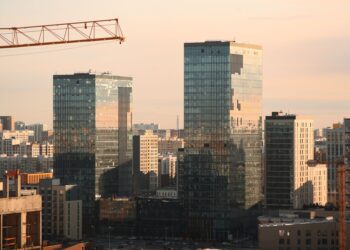 Virtual land reshapes urban development economics