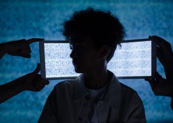 What AI-generated influencer marketing reveals about consumer trust