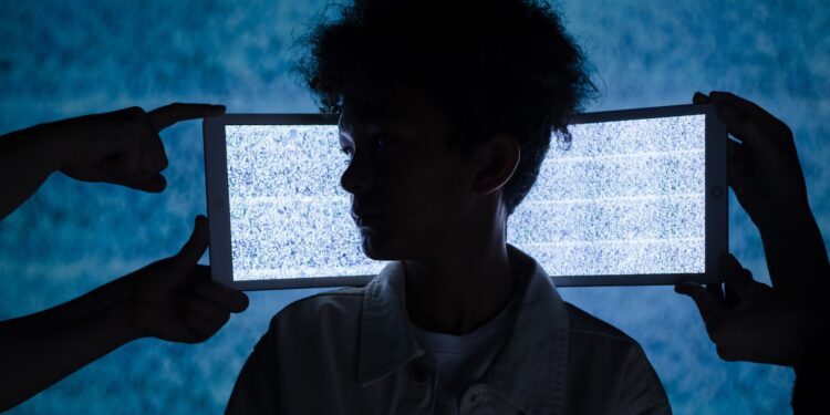 What AI-generated influencer marketing reveals about consumer trust
