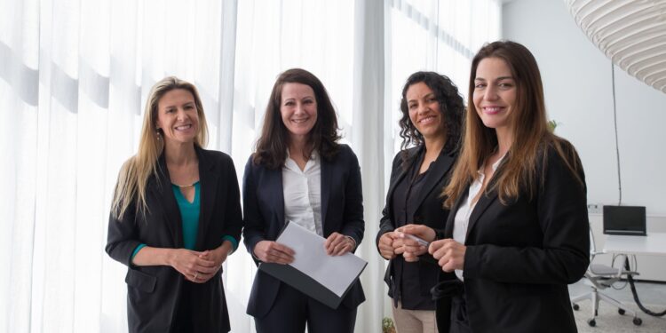 Women’s Career Advancement in AI-Enabled Roles Gains Momentum with New 2026 Reports and Guides