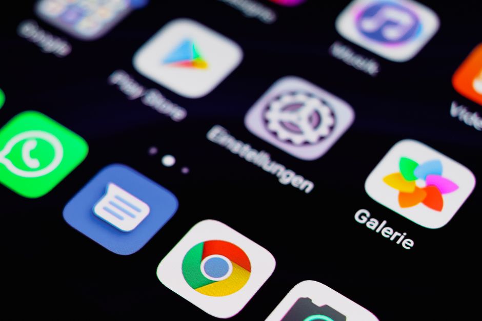 Google to Allow Third-Party Stores in Its App Store Next Week